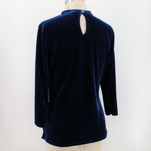 Vince Camuto Tops - Vince Camuto Choker Crushed Velvet Top Vince Camuto Tops - Vince Camuto Choker Crushed Velvet Top